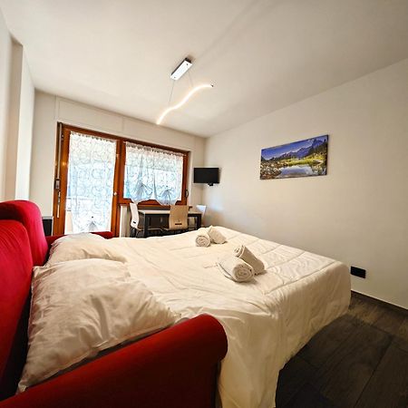 Hostdomus - City Center Apartment Сестриере Экстерьер фото